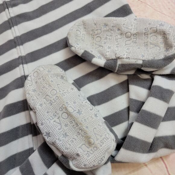 Carter's Penguin footed pajamas 3T - Picture 3 of 4